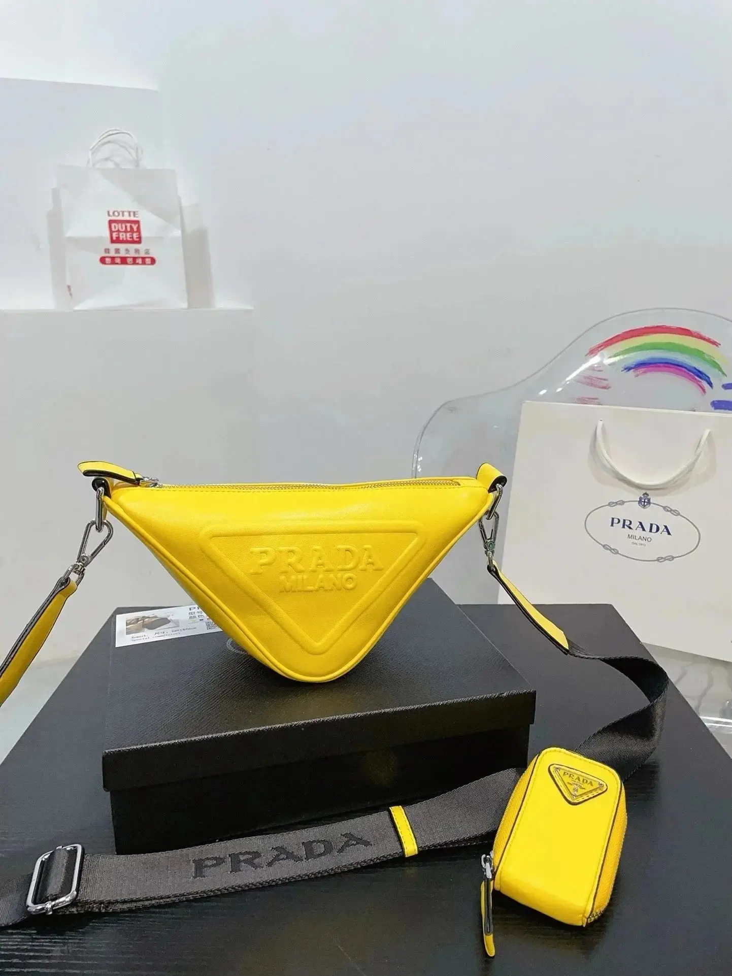 Prada Re-Edition 2005 Nylon Hobo Bag 3 — Prada 1:1 rep bag from $29 · DHL from Guangzhou, China