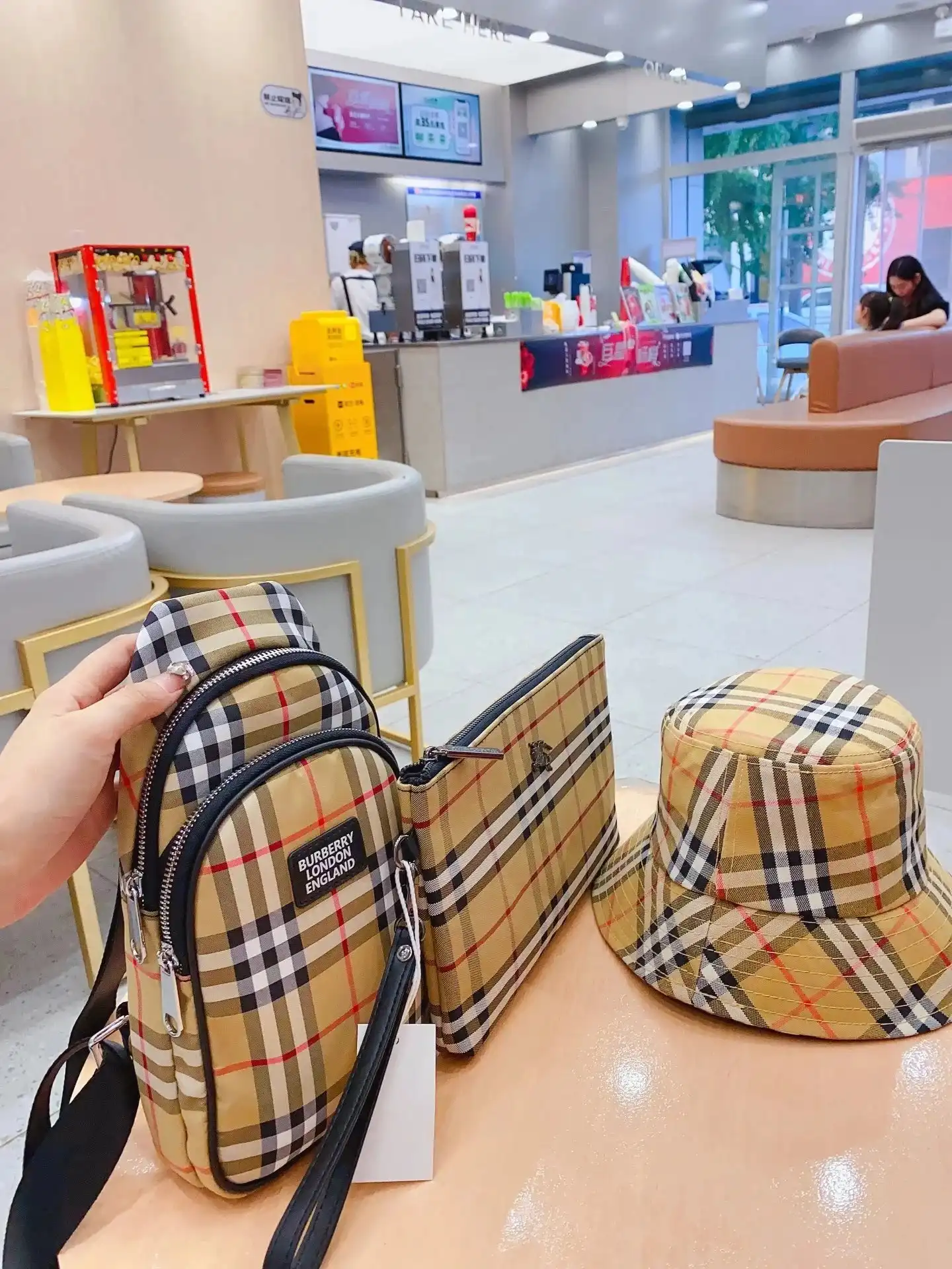 Burberry Vintage Check Bag Set 2 — Burberry 1:1 rep bag from $63 · DHL from Guangzhou, China