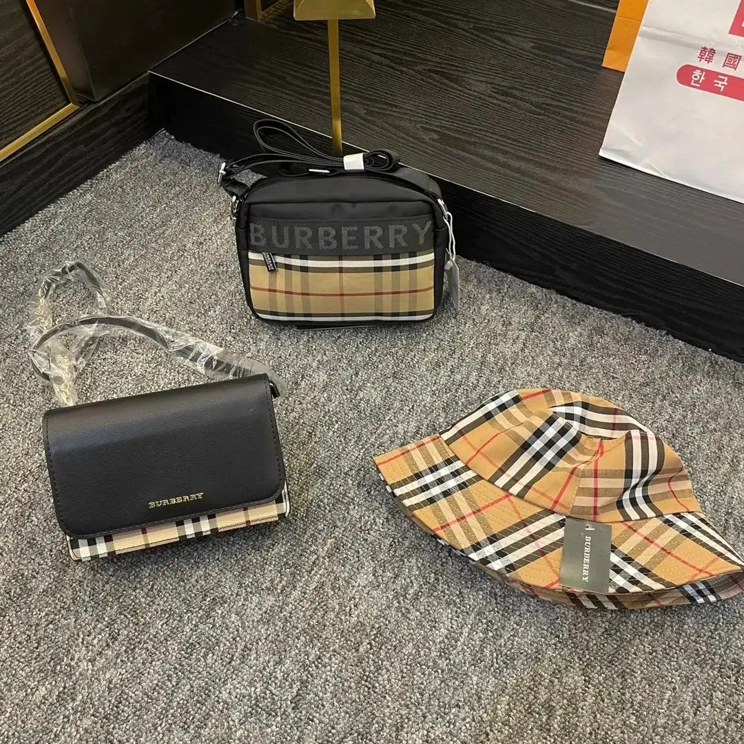 Burberry Vintage Check Bag Set 5 · Burberry 1:1 rep bag from $63 · DHL from Guangzhou, China